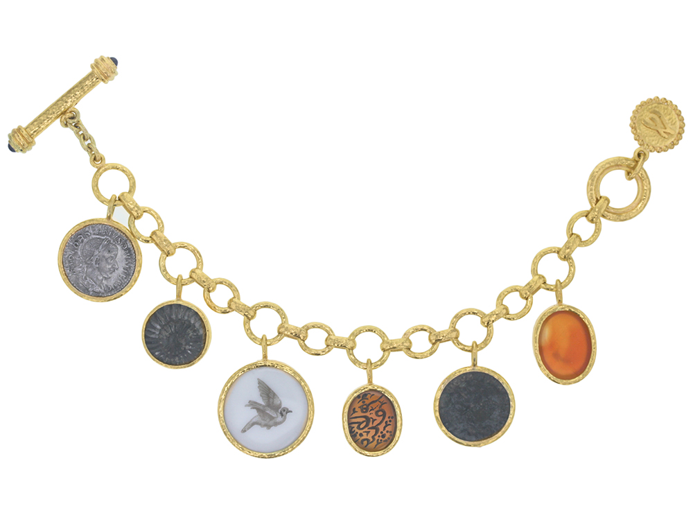 Vintage 18K Solid Italian Gold Charm Bracelet Unoaerre - Etsy | Jewelry  knowledge, Gold charm bracelet, Gold charm